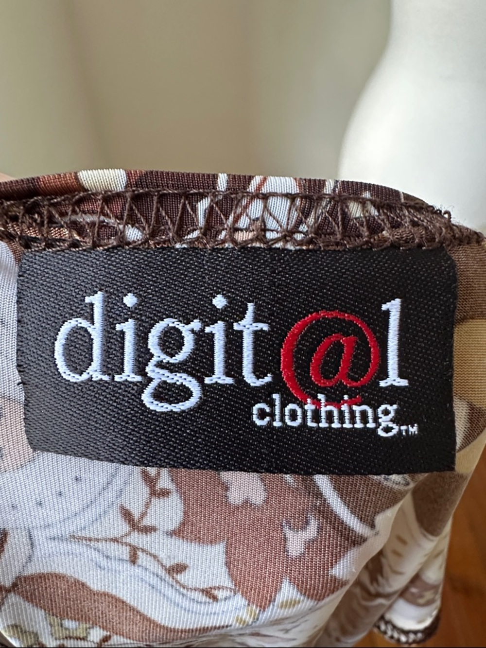 DIGITAL CLOTHING Vintage Retro Paisley Sleeveless Asymmetrical Top Size Medium - Picture 4 of 4